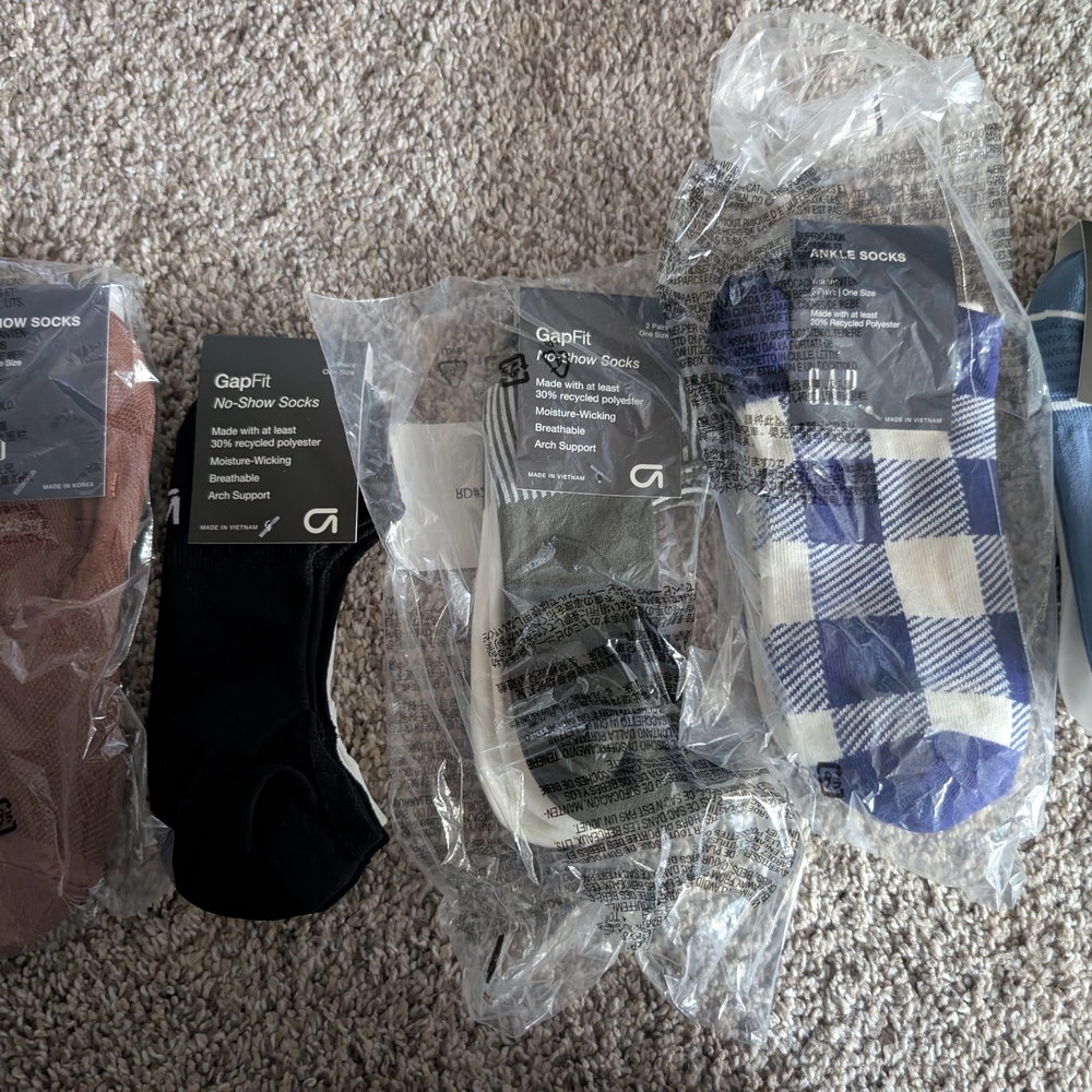 New! GAP GapFit Ankle Women's No-Show Socks - 11 Pair
